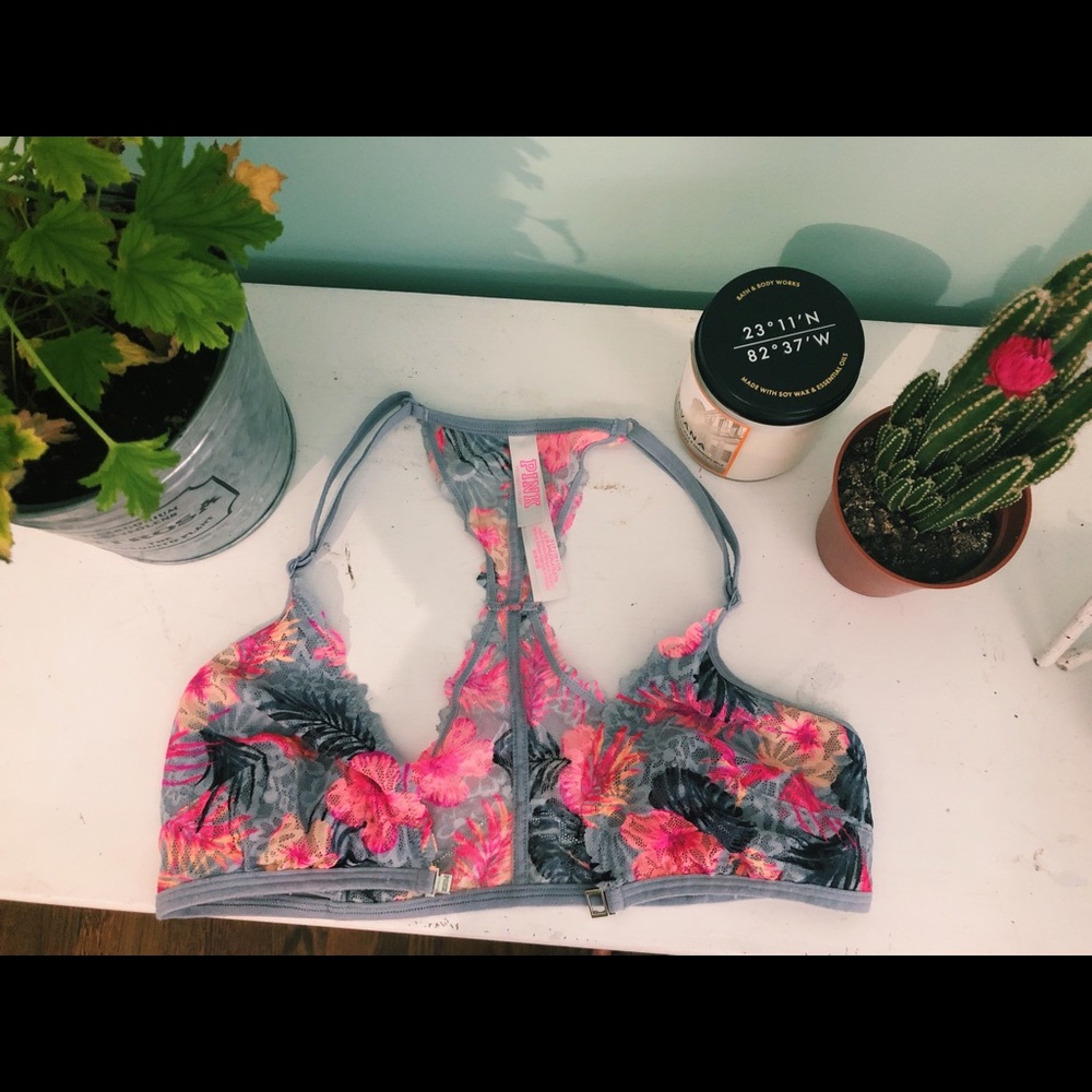 brallete with flower patterns